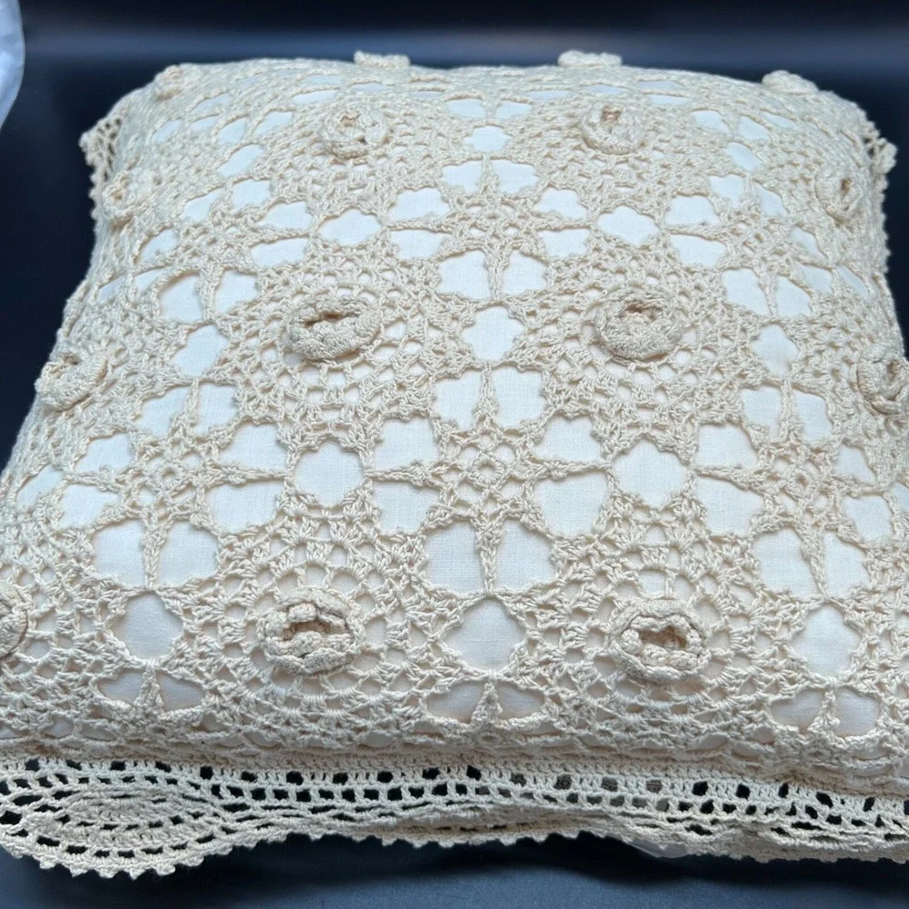 Crocheted‎ Bed Pillow Cream Ivory  Romantic Flower Buds 15x15 in